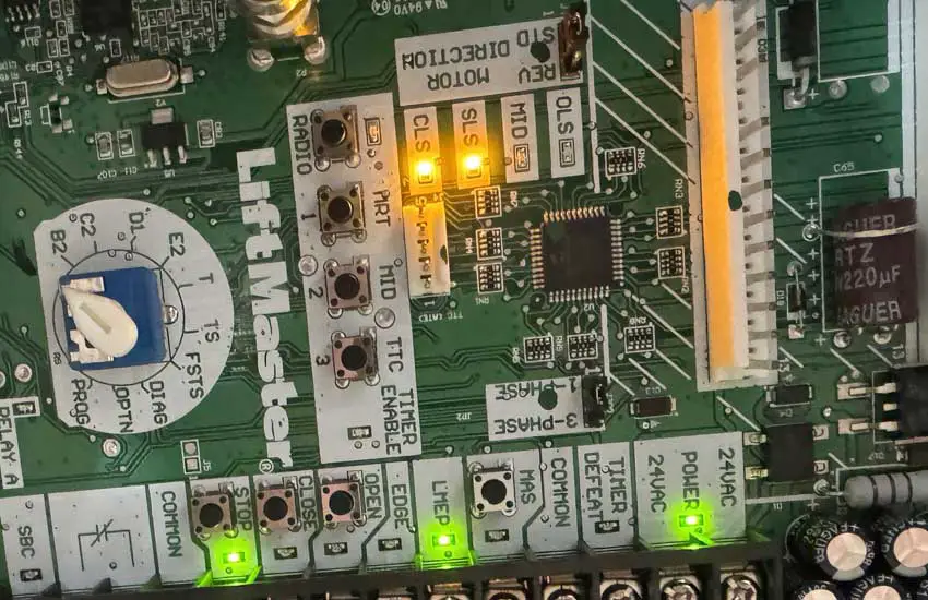 Liftmaster Logic 5.0 Troubleshooting logic board panel